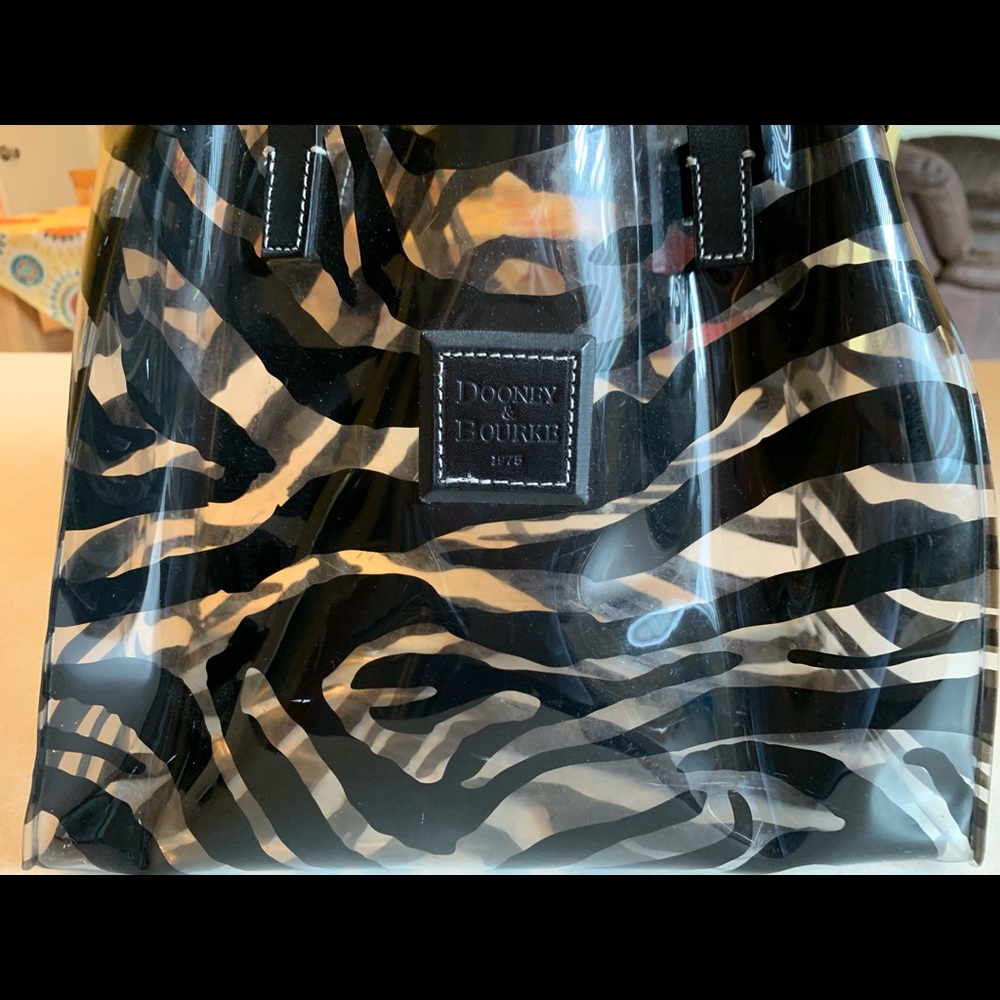 COPY - Dooney & Bourke pocketbook